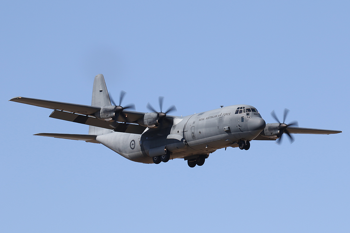 Чили самолет. C-130 ВВС Чили. Самолеты ВВС. Самолеты Чили боевые. Самолет связи.