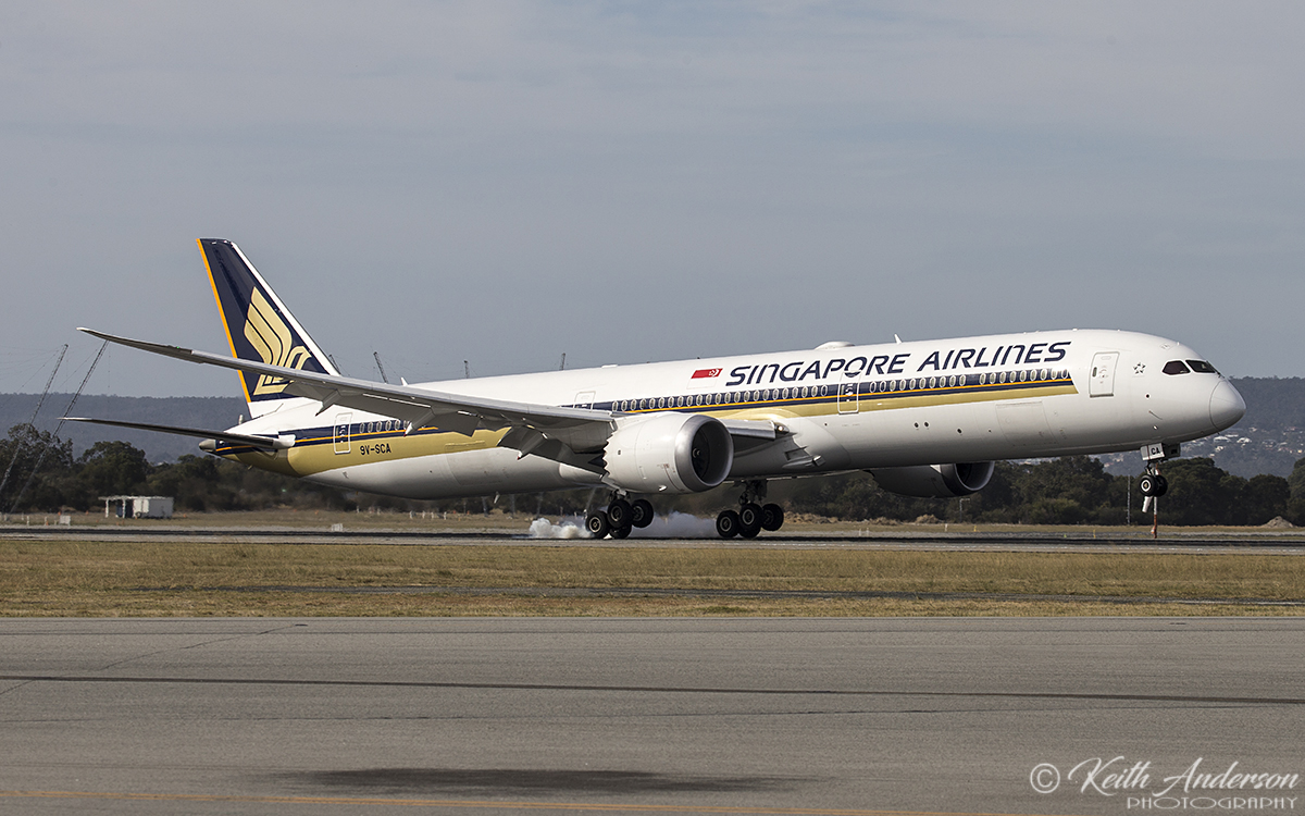 Singapore Airlines Boeing 787-10 Dreamliner visits Perth (airside visit ...