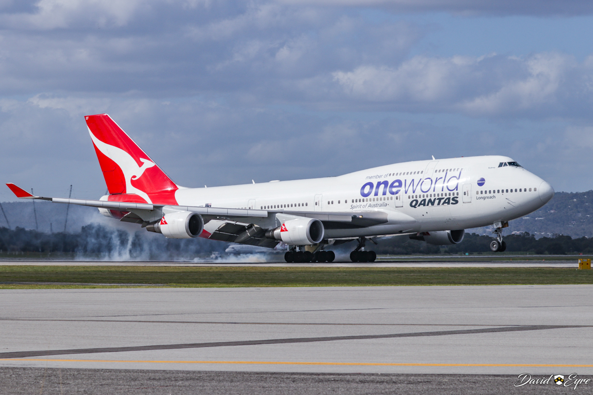 Qantas Boeing 747 Temporarily Returns To Perth Services (AAWA Airside ...