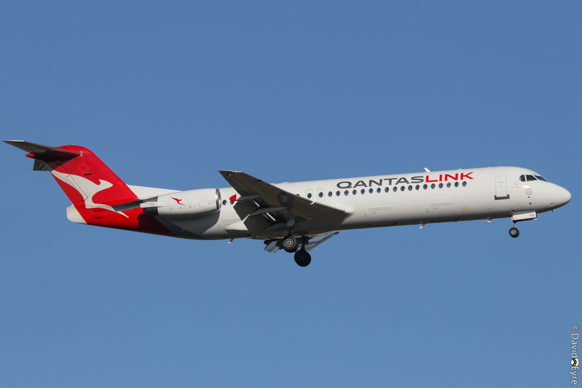 VH-NHA Fokker 100 (MSN 11490) of QantasLink (Network Aviation) at Perth ...