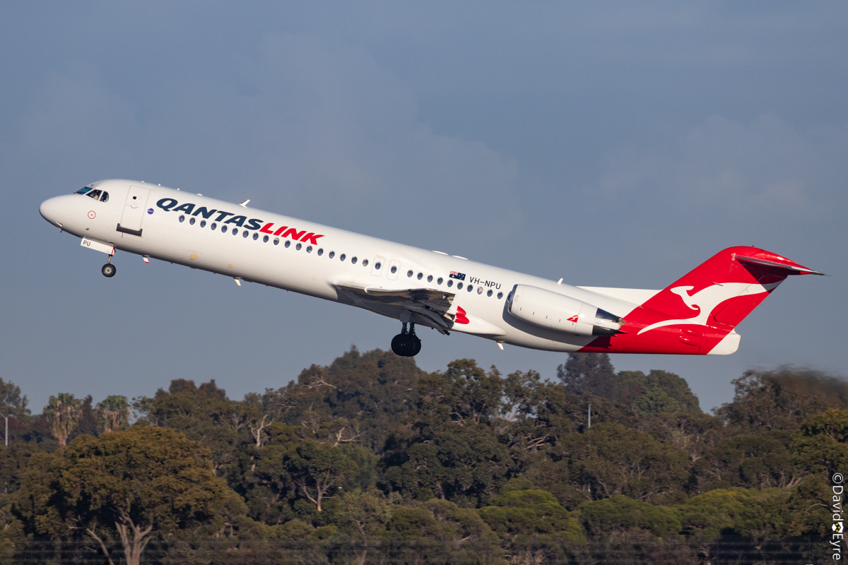 VH-NPU Fokker 100 (MSN 11502) of QantasLink (Network Aviation), at ...